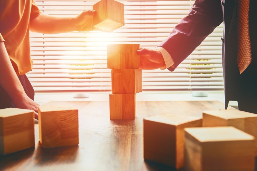 Bernstein Survey: UHNW Families Prioritize Estate Planning as Geopolitical Anxiety Rises