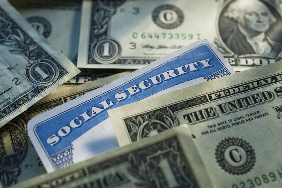 Bipartisan Bill Targets Social Security Payroll Tax Cap as Trust Fund Depletion Nears 2032