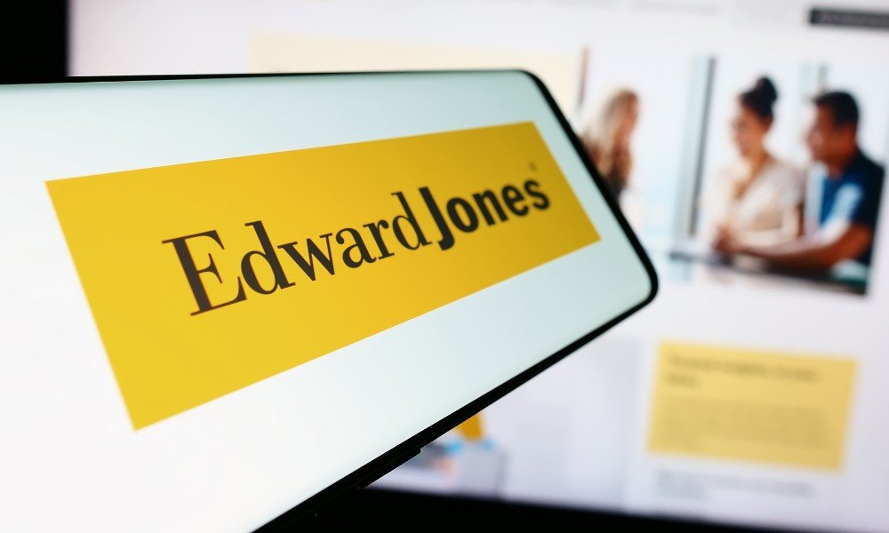 Edward Jones unveils hybrid digital advice platform aimed at younger investors
