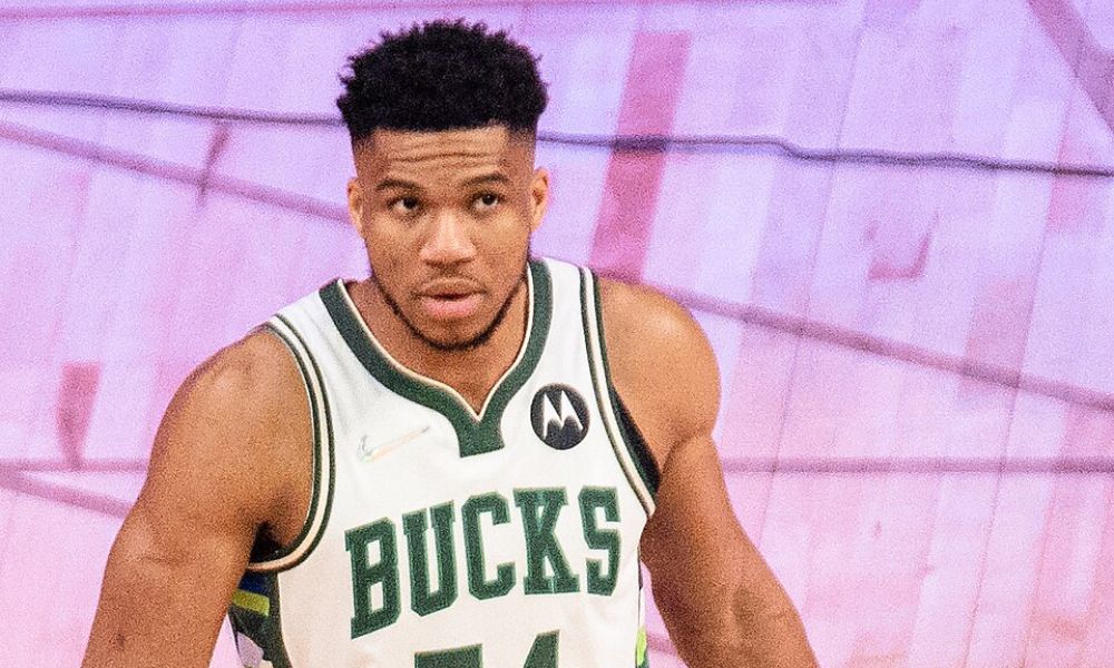 Giannis Antetokounmpo Urges Athletes to Keep Financial Advisors, Agents, Lawyers Separate