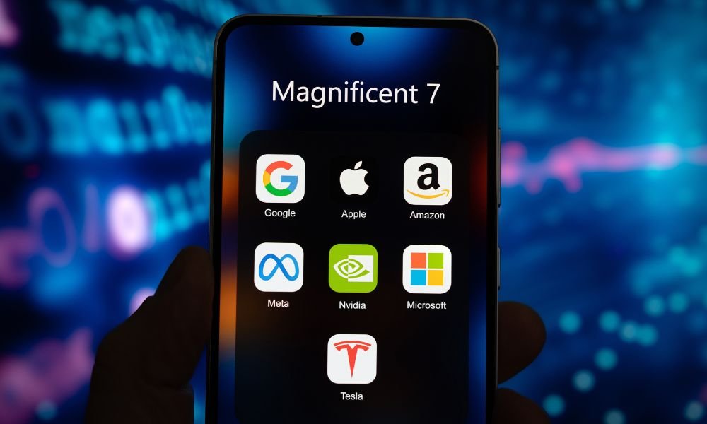 Magnificent 7 Earnings: AI Drives Revenue but Masks Diverging Cash Flows and One-Time Gains