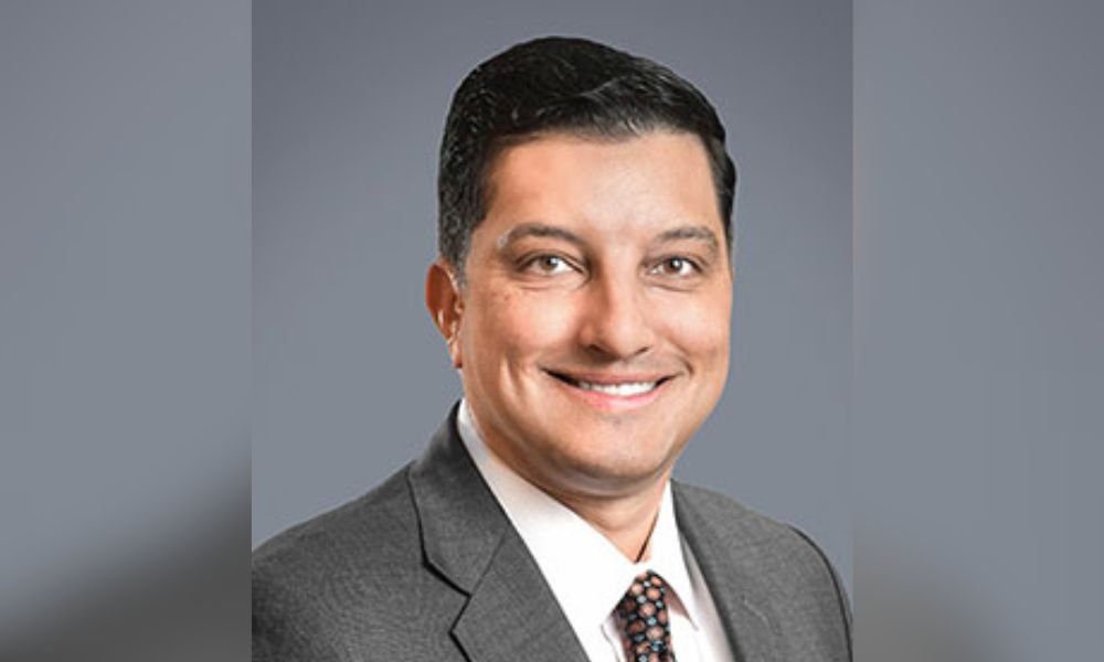 Raymond James Expands AI Tool to Hundreds of Advisors; CEO Emphasizes Human Touch