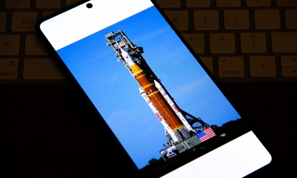 VanEck Launches WARP ETF Tracking Space Industry, Targeting $1.8 Trillion Economy by 2035